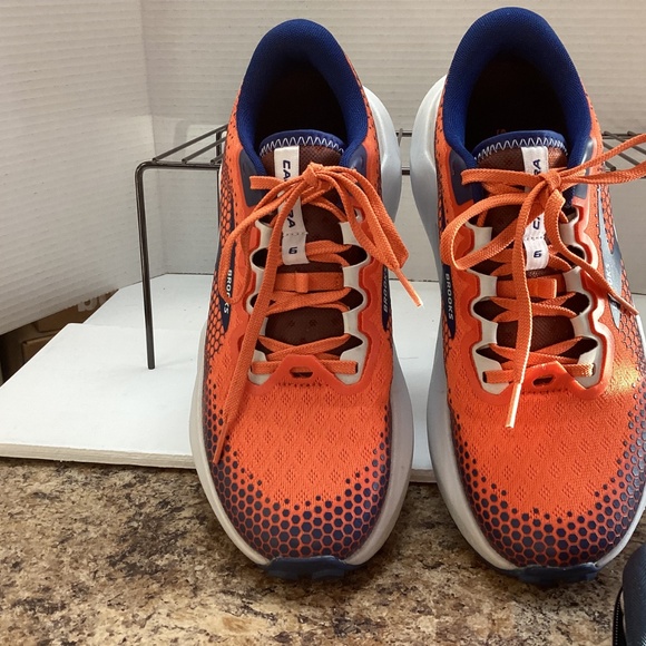 Brooks Caldera 6 Running Walking Sneakers Shoes Orange Men’s Size 8D EUC - Picture 2 of 6